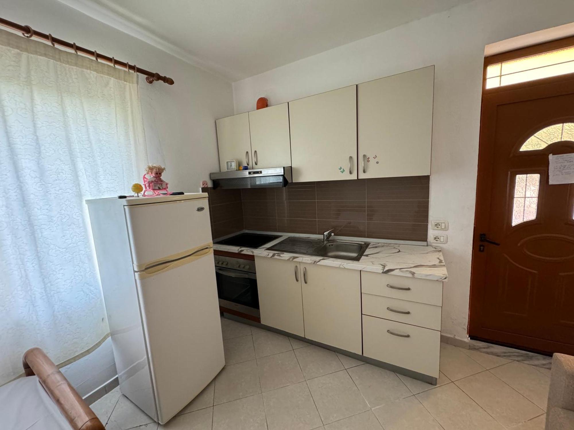 Uzeiri'S Houses Borsh Bagian luar foto